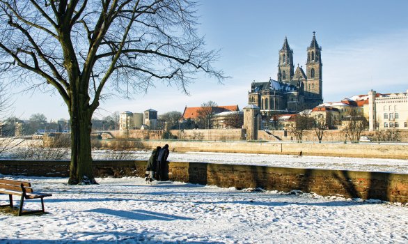 Winterliche Stadtansicht mit Magdeburger Dom  © MMKT/Werner Klapper