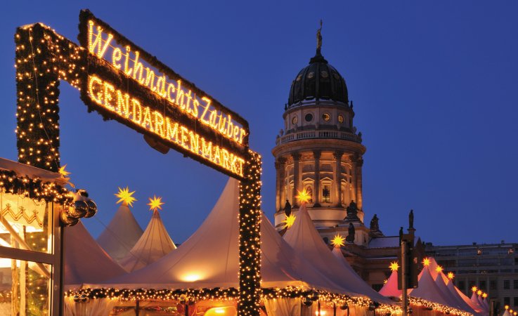 Weihnachtsmarkt am Berliner Gendarmenmarkt © ludwig51 - stock.adobe.com