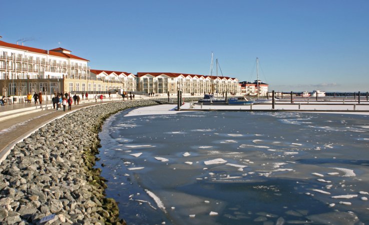 Boltenhagener Hafen im Winter © Martina Weber-fotolia.com
