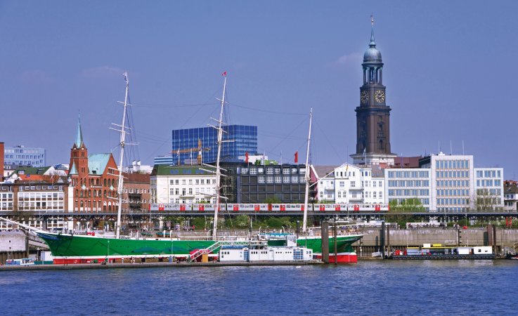 Hamburger Hafen mit 